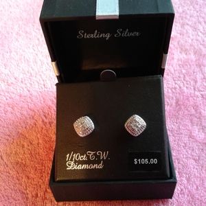 🌺 NWT Sterling Silver & Diamond Stud Earrings